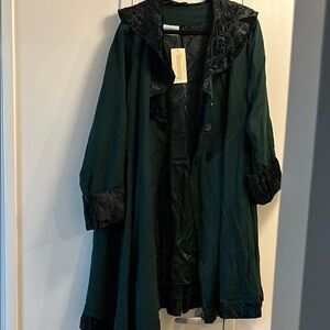 Holy Clothing Elegant Green Velvet-Trimmed Coat